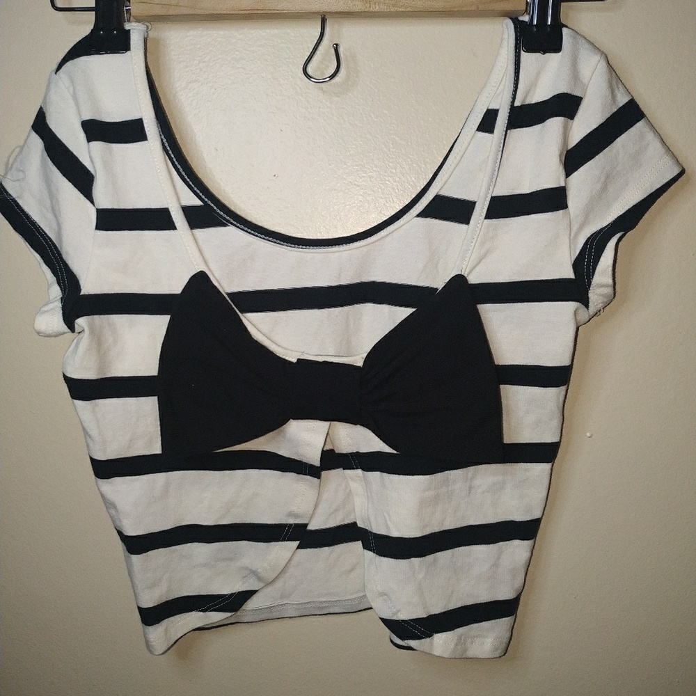 Striped, big bow crop top!!